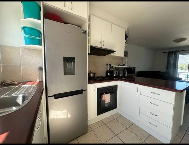 2 BEDROOM APARTMENT FOR SALE IN SIR LOWRY'S PASS